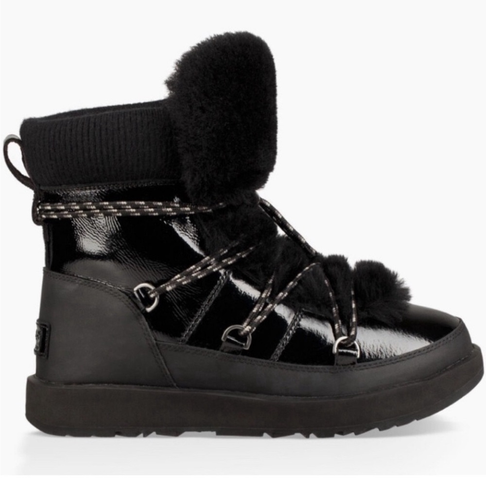 RARE FIND: UGG Highland Waterproof Boot size 11 - Like NEW! 🖤